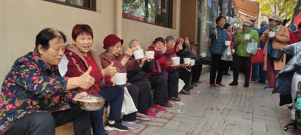 情暖重阳，爱满人间—河南浩多顺携雷锋帮帮团共谱敬老爱老新篇章